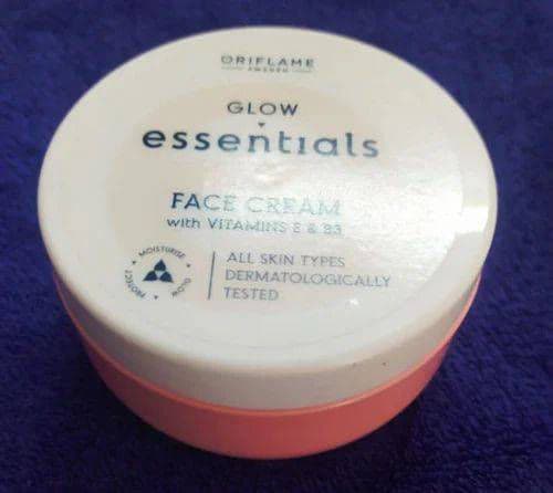 Oriflame Glow Essentials Face Cream with Vitamins E & B3 review photo by Beeba123
