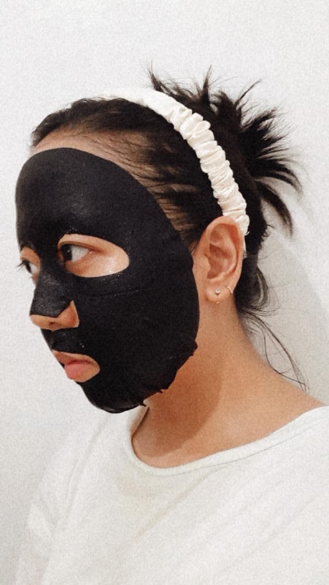 MEDIHEAL W.H.P White Hydrating Black Mask EX review photo by chingu