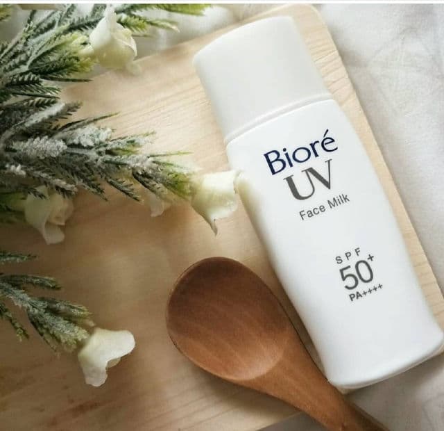 Biore UV Face Milk SPF 50+ PA++++ review photo by chloemont