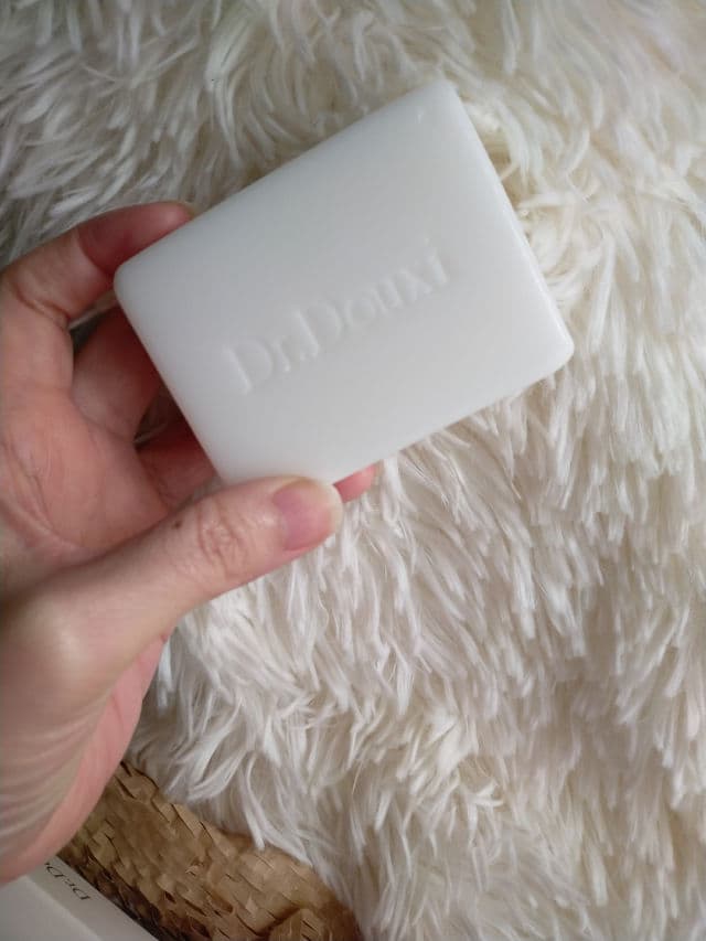 Dr. Douxi Essence of Eggshell Cream Soap review photo by chloemont