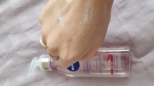 Nivea Nourishing Cleansing Oil with Natural Macadamia Oil review photo by christyn