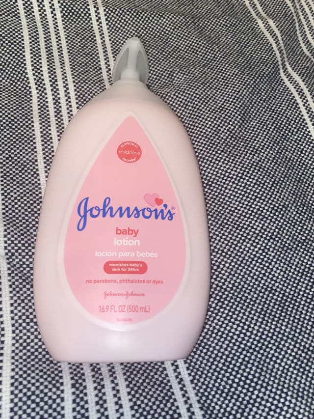 Johnson's Baby Lotion review photo by CindyCuidaTuPiel