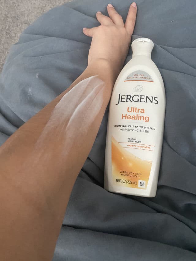 Jergens Ultra Healing Extra Dry Skin Moisturizer review photo by CindyCuidaTuPiel