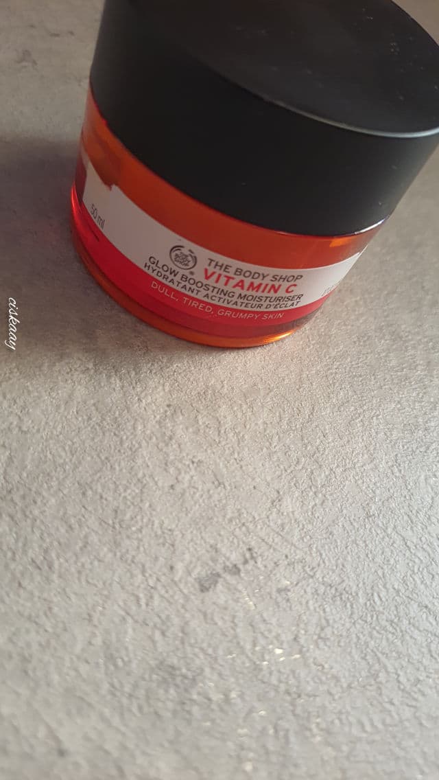 The Body Shop Vitamin C Glow Boosting Moisturizer review photo by ciszkaay