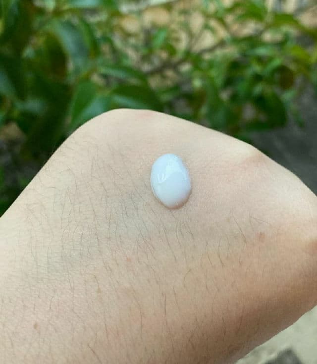 Avene TriXera Nutrition Nutri-Fluid Lotion review photo by skinartery