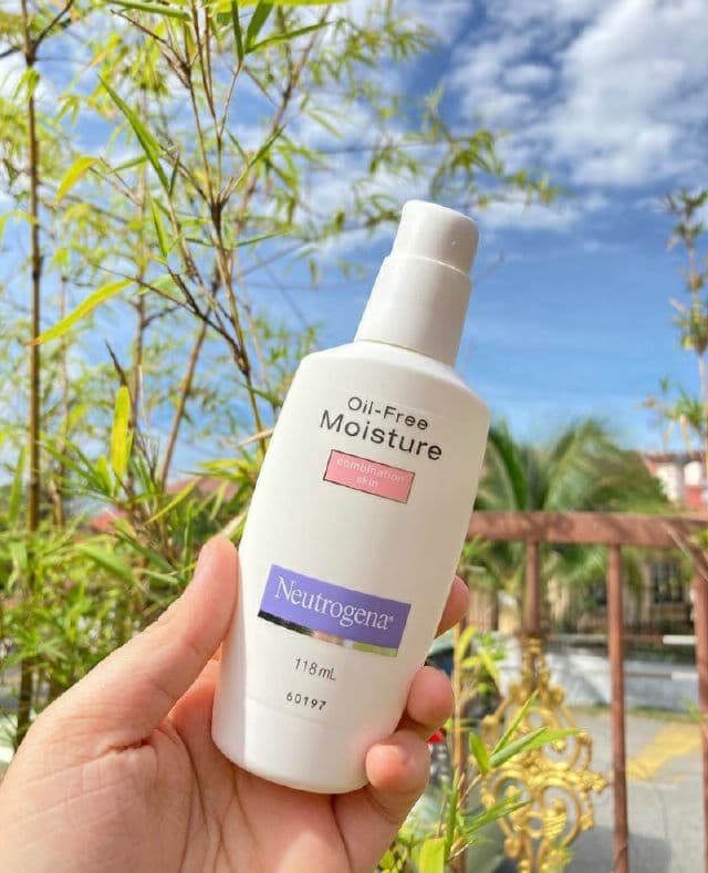 Neutrogena Oil-Free Moisture, for Combination Skin review photo by skinartery