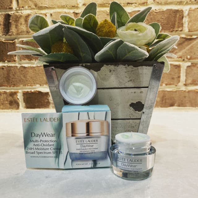 Estee Lauder DayWear Advanced Multi-Protection Anti-Oxidant Lotion SPF 15 review photo by cleahanchey