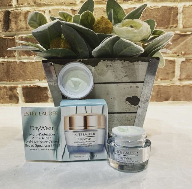 Estee Lauder DayWear Advanced Multi-Protection Anti-Oxidant Creme SPF 15 Normal/Combination Skin review photo by cleahanchey