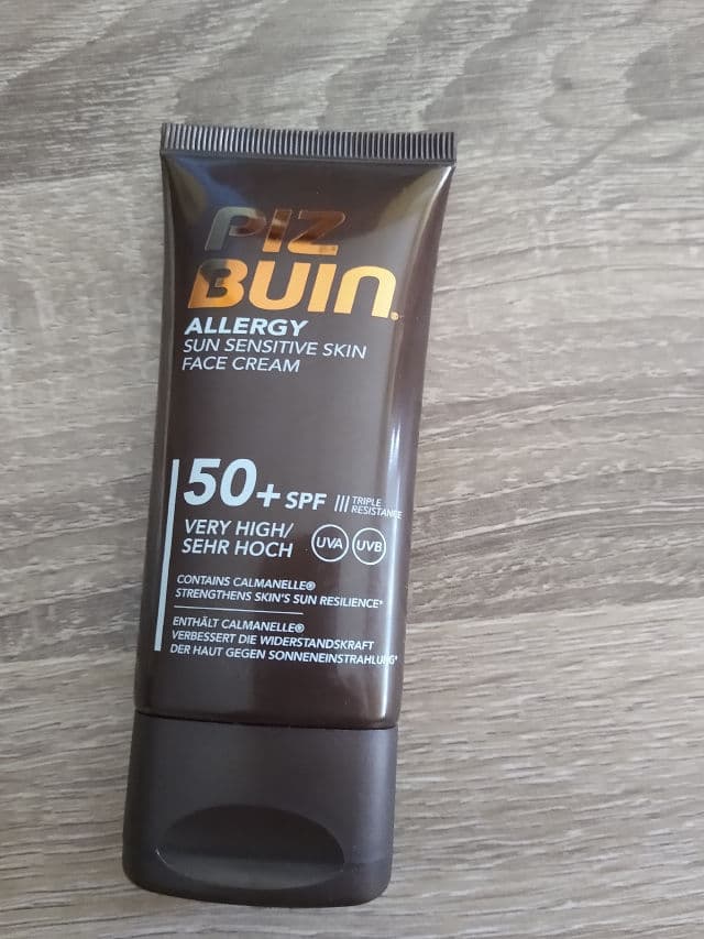 Piz Buin Allergy Face Cream SPF50 review photo by cori84
