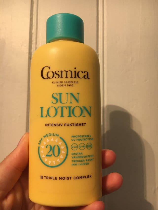 Cosmica Sun Lotion Intensive Moisture SPF 15 review photo by Cornelia