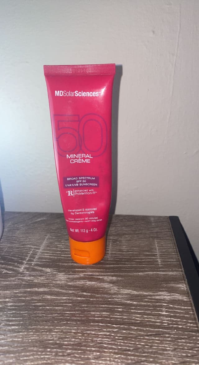 MDSolarSciences Mineral Creme Broad Spectrum SPF 50 UVA-UVB Sunscreen review photo by cutiscura