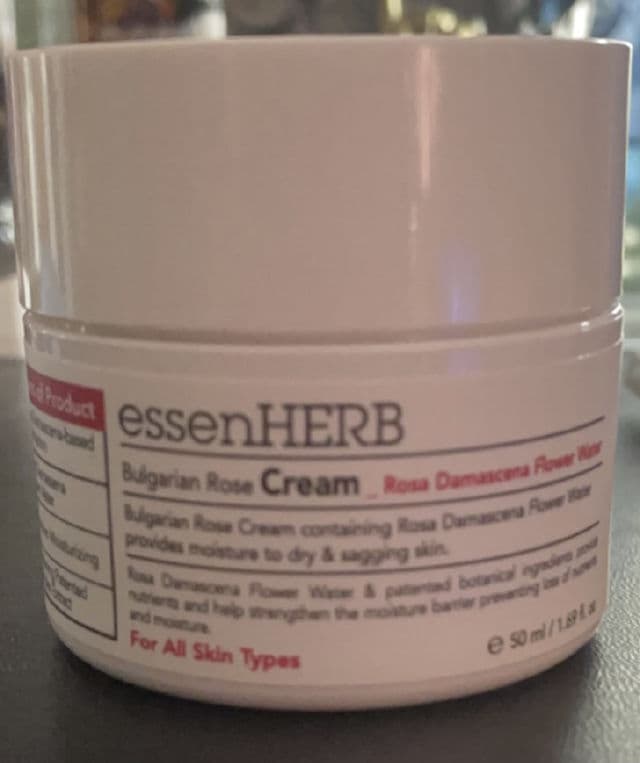 essenHERB Bulgarian Rose Cream review photo by cutiscura