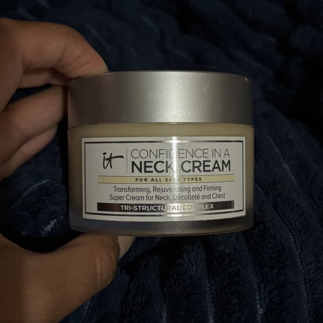 It Cosmetics Confidence In A Neck Cream Moisturizer review photo by TinaG007