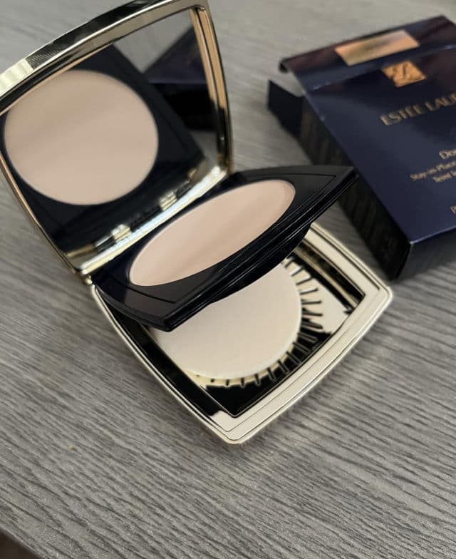Estee Lauder Double Wear Stay-in-Place Matte Powder Foundation review photo by AuntDD