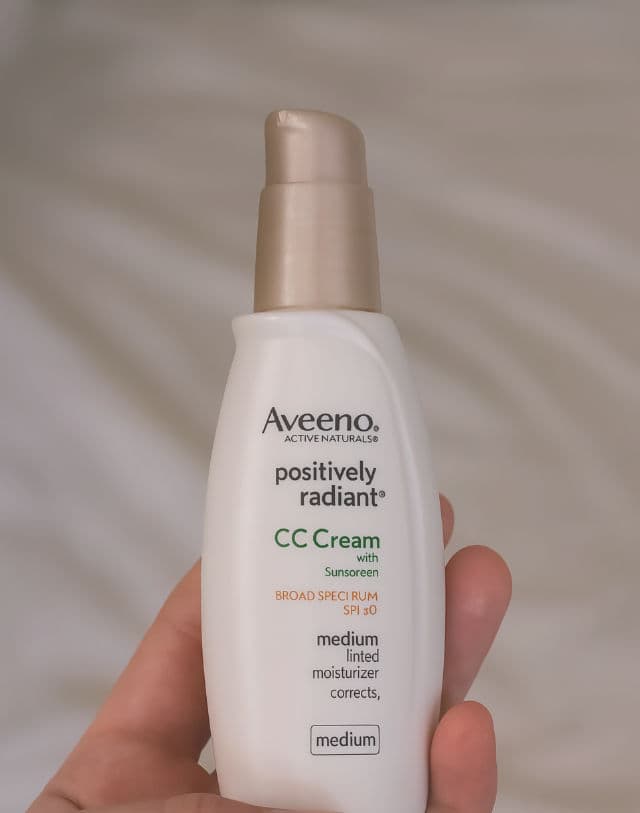 Aveeno Active Naturals Positively Radiant Tinted Moisturizer SPF 30 review photo by Maryisabel