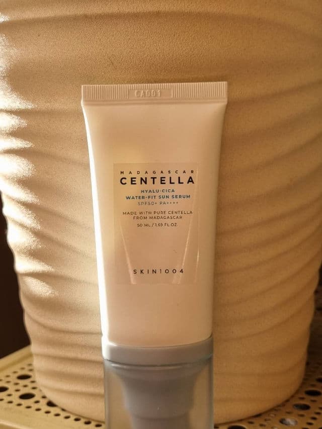 SKIN1004 Madagascar Centella Hyalu-Cica Water-Fit Sun Serum UV SPF50 review photo by glowandsunshine