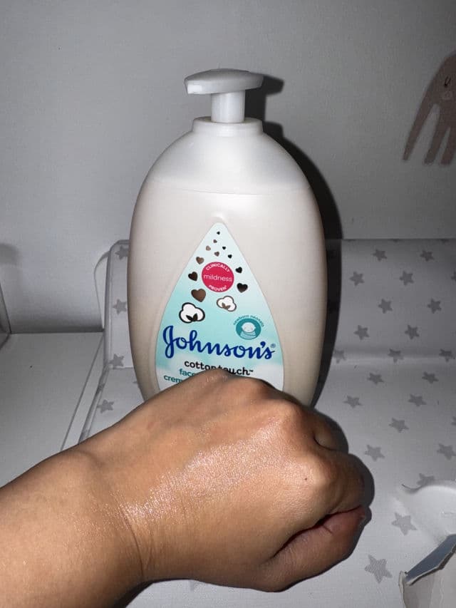 Johnson's Face & Body Lotion Cotton Touch review photo by Isabelladiaz