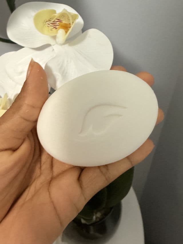 Dove White Deep Moisture Bar Soap review photo by Cabrera 