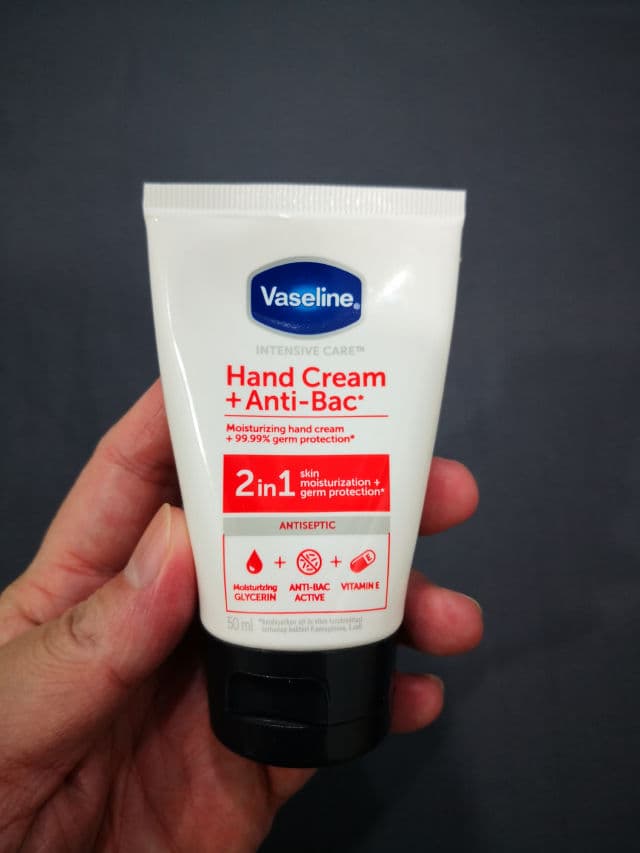 Vaseline Intensive Care Hand Cream + Anti Bac 2 In 1 review photo by danielwonderland