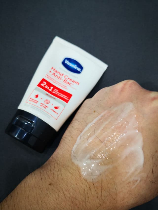Vaseline Intensive Care Hand Cream + Anti Bac 2 In 1 review photo by danielwonderland