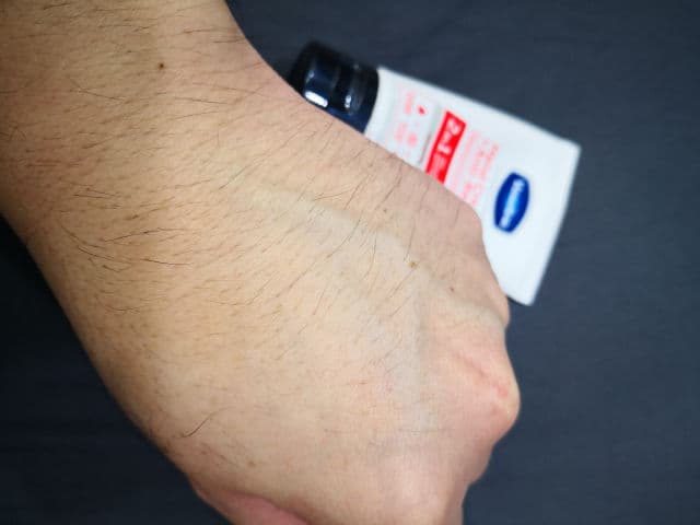 Vaseline Intensive Care Hand Cream + Anti Bac 2 In 1 review photo by danielwonderland