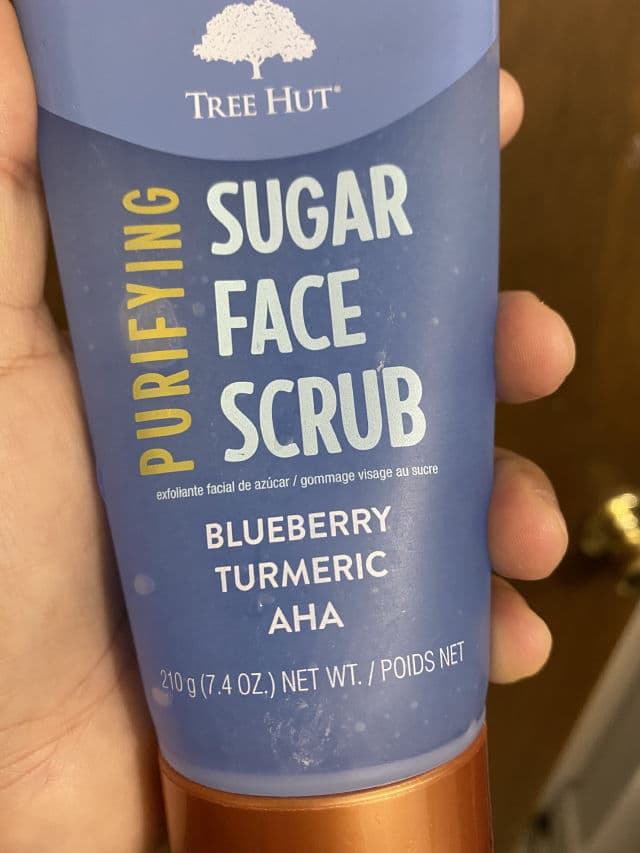 Tree Hut Brightening Pineapple & Papaya Face Scrub review photo by darlaloretto