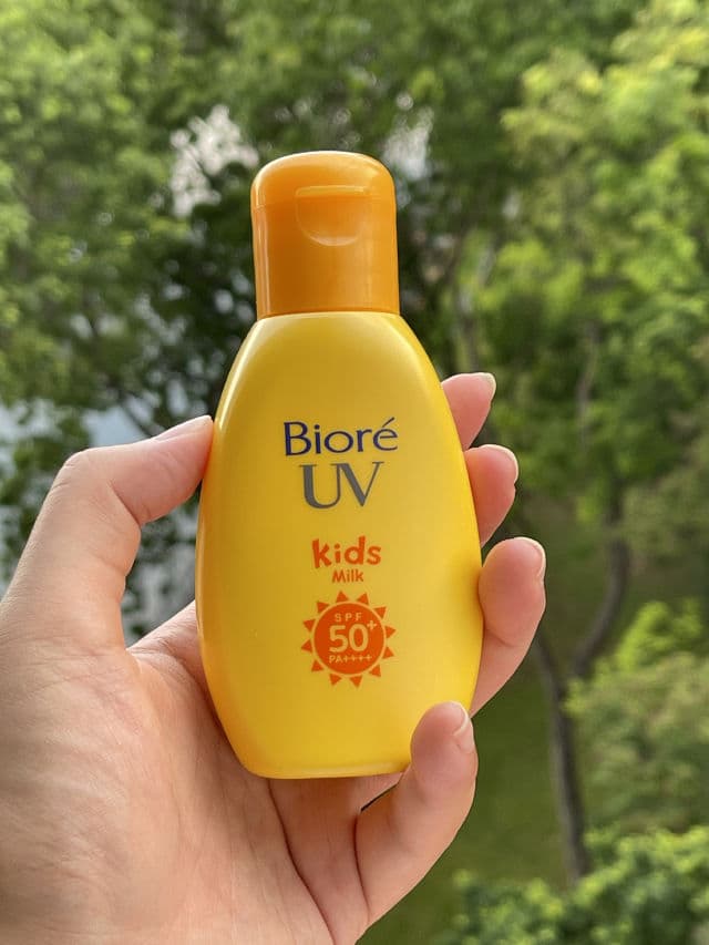 Biore UV Kids Pure Milk SPF 50 PA+++ review photo by daynapingu
