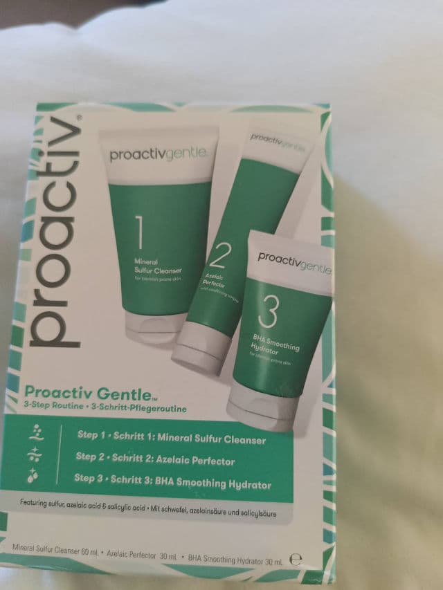 Proactiv Renewing Cleanser - Step 1 review photo by valybp