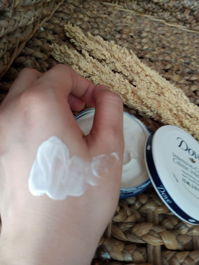 Dove Intensive Cream Nourishing Care review photo by deby