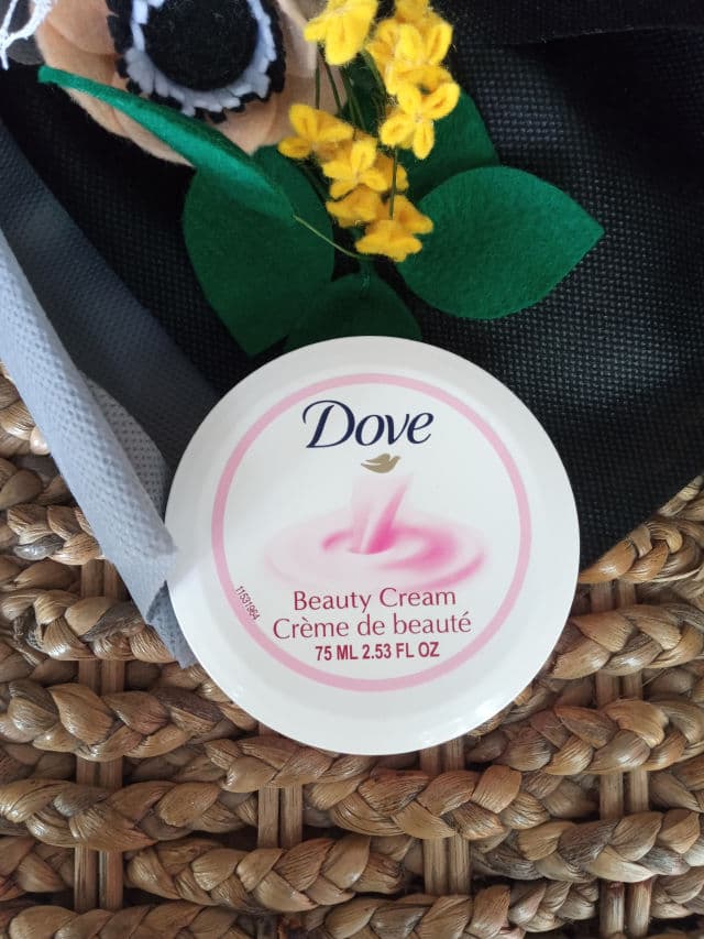 Dove Nourishing Body Care Beauty Cream review photo by deby
