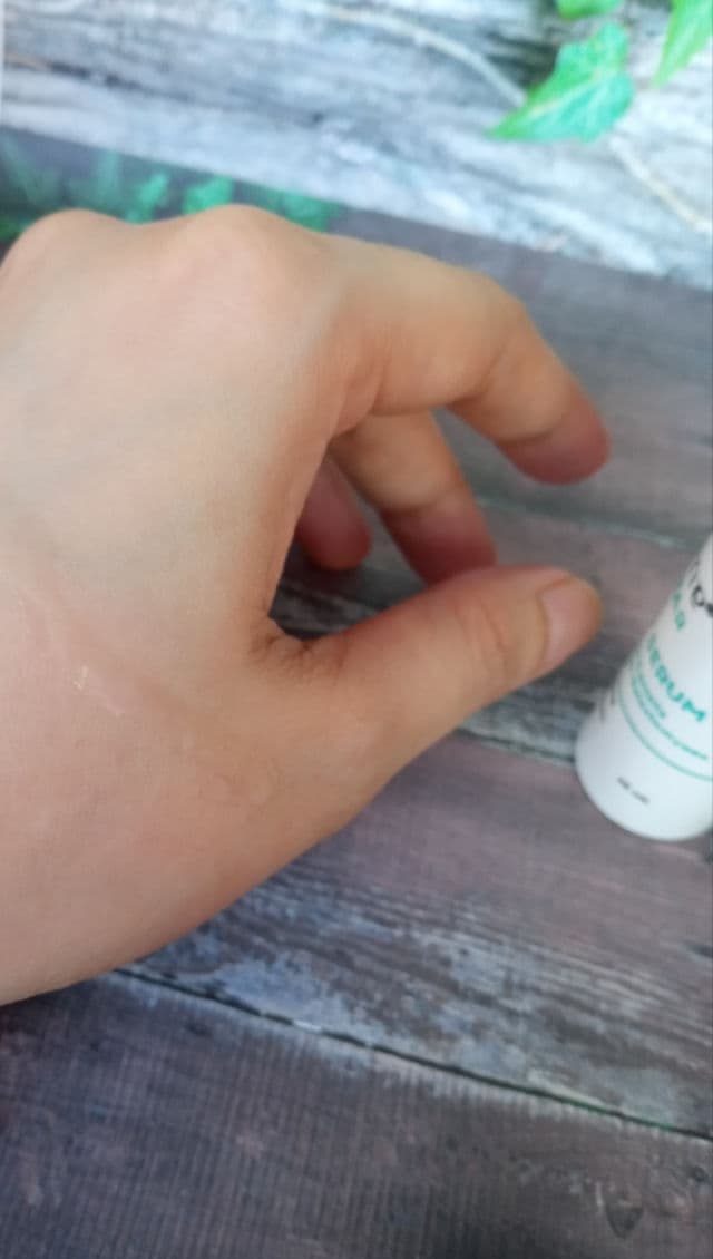 Azarine Miraclear Herbal Peeling Serum review photo by deby