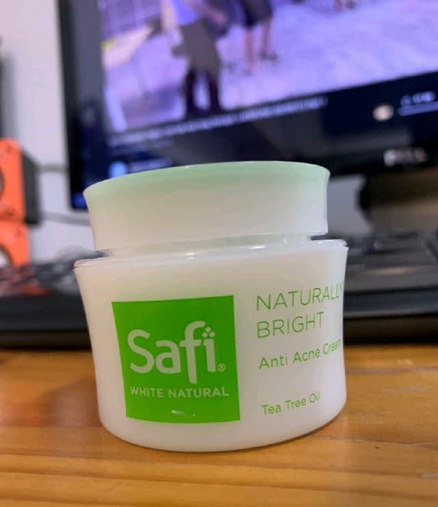 Safi White Natural Anti Acne Cream Tea Tree review photo by dellaariezta