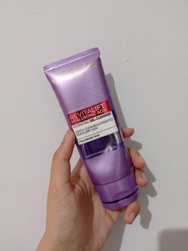 L'Oreal Paris Revitalift Filler Replumping Gel Face Wash review photo by Destario