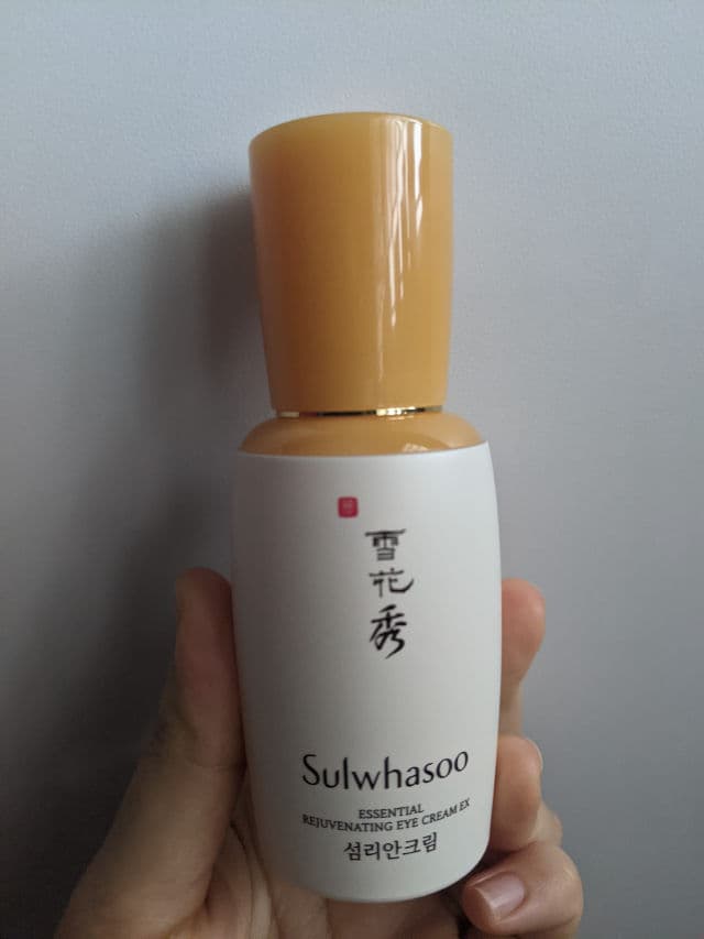 Sulwhasoo Essential Rejuvenating Eye Cream EX review photo by dewydays