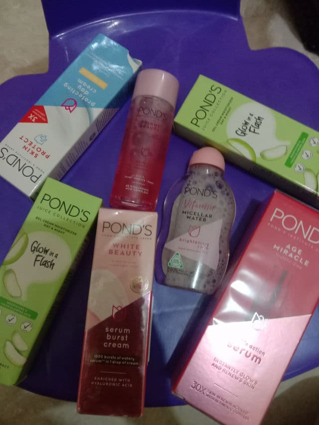 Pond's White Beauty Serum Burst Cream review photo by dhiandamaesaroh