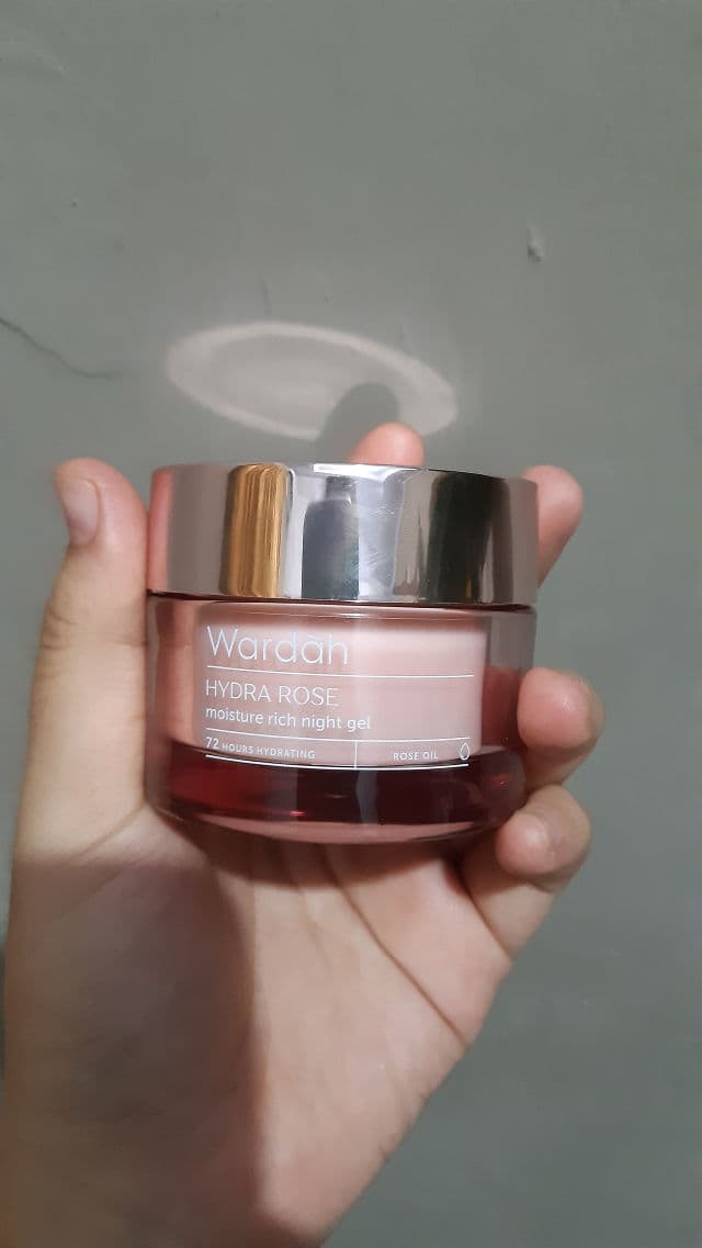 Wardah Hydra Rose Moisture Rich Night Gel review photo by dinnnn