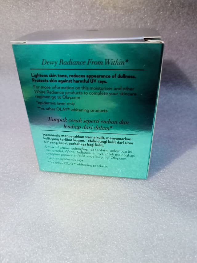 Olay White Radiance Light Perfecting Day Cream SPF24 review photo by donaoktaviaa