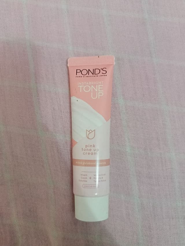 Pond's Instabright Tone Up Milk Cream review photo by donaoktaviaa