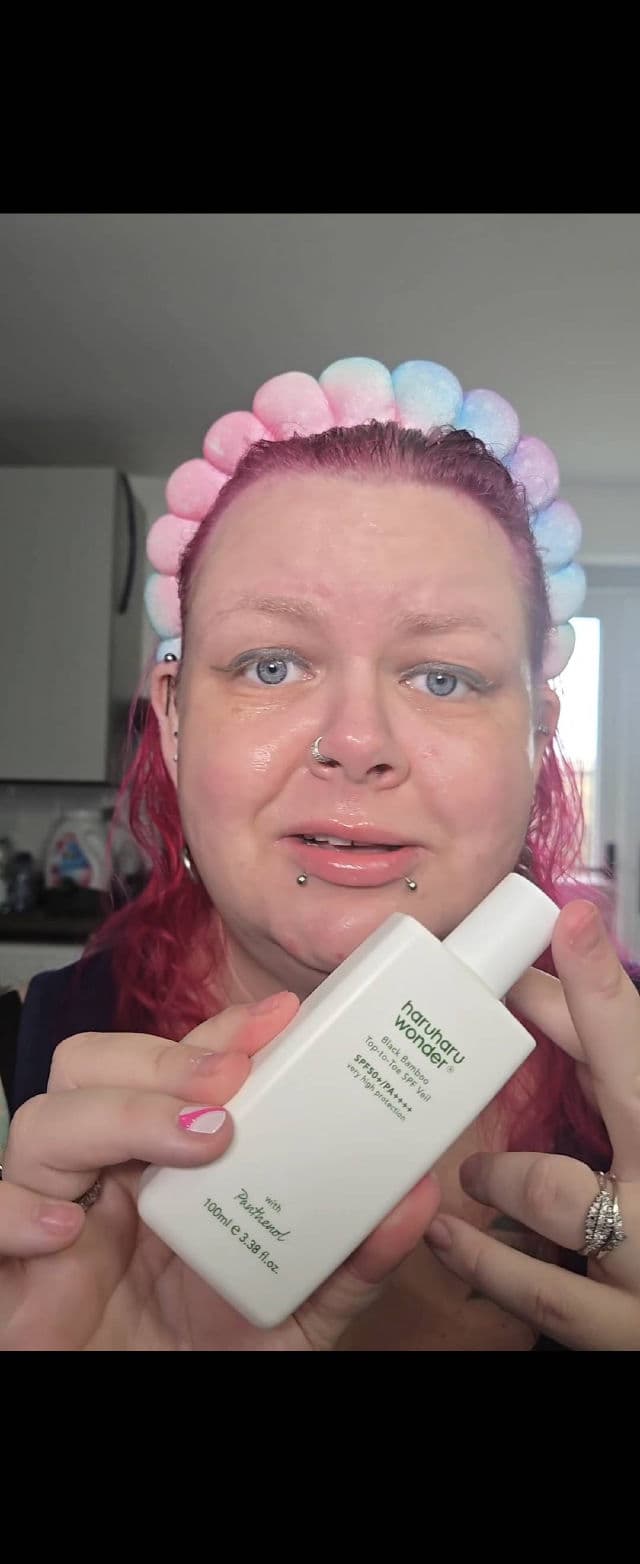 HaruHaru WONDER Black Bamboo Top-to-Toe SPF Veil SPF50+ PA++++ review photo by Maxine30