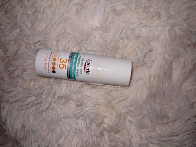 Eucerin Sun Fluid Photoaging Control SPF 50 review photo by dayra