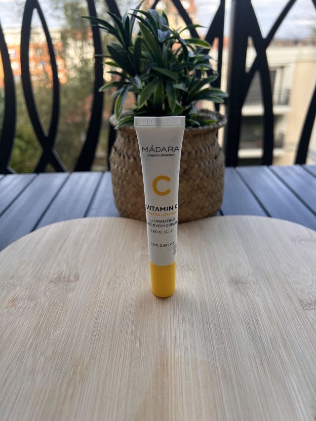 Madara Cosmetics Vitamin C Illuminating Recovery Cream review photo by chocapik972