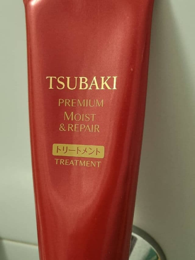 Shiseido Tsubaki Premium Moist & Repair Conditioner review photo by glowandsunshine