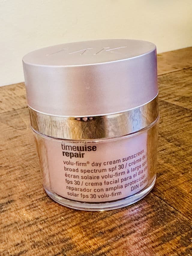Mary Kay Timewise Repair Day Cream Sunscreen Broad Spectrum SPF 30-Volu-Firm review photo by corfor15
