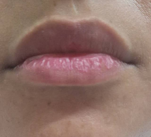 Labello Caring Beauty Nude 2in1 Lip Balm review photo by GinaIsabel02