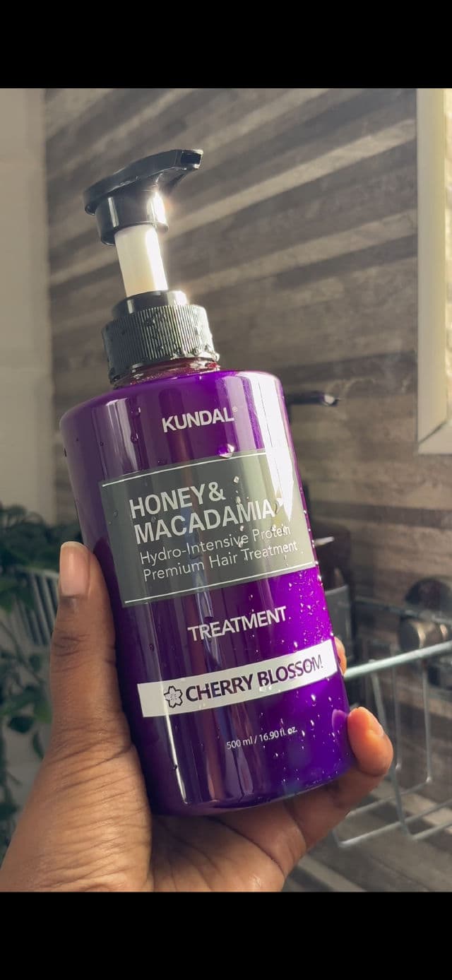 Kundal Honey & Macadamia Hair Treatment - Pear & Freesia review photo by Zuleykaquevedo