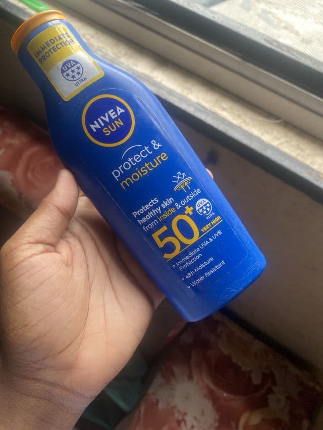 Nivea Protect & Moisture Moisturising Sunscreen Pump SPF50+ review photo by Msmuro