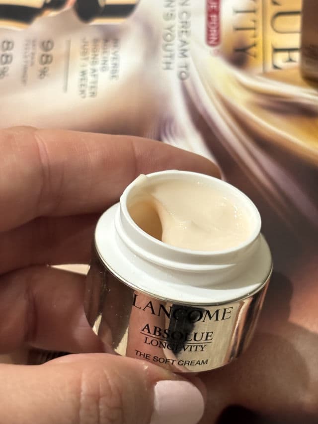 Lancome Absolue Precious Cells Advanced Regenerating and Reconstructing Cream SPF 15 review photo by SilvMH