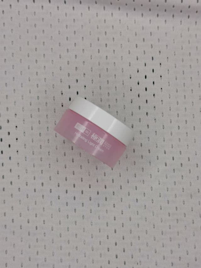 Hada Labo Hydrating Light Cream review photo by elaineganuelas