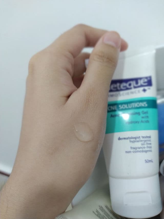 Celeteque Dermoscience Acne Solutions Acne Cleansing Gel review photo by ells