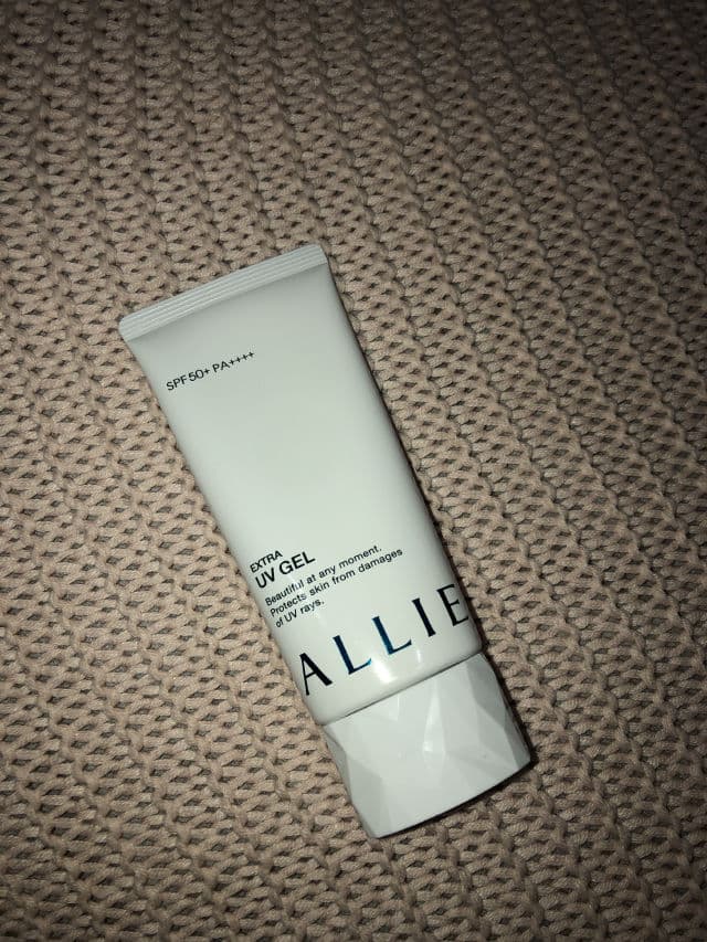 Allie Extra UV Gel SPF50 + PA ++++ review photo by emsvanesa